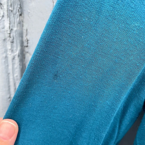 Super Soft Long Sleeved Yoga Tee, size Small - Picture 5 of 6